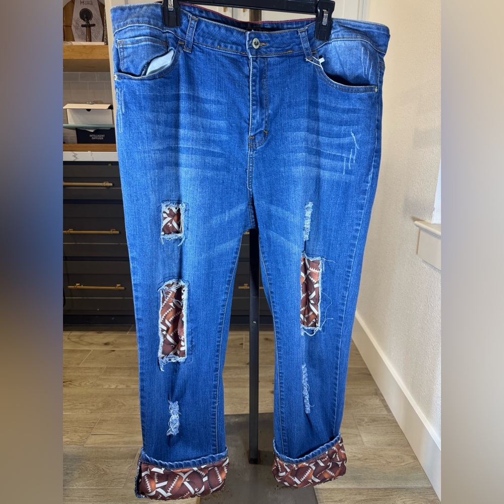 L&B Women's size 18 Distressed Football Patch Stretch Denim Straight Leg - NWOT
